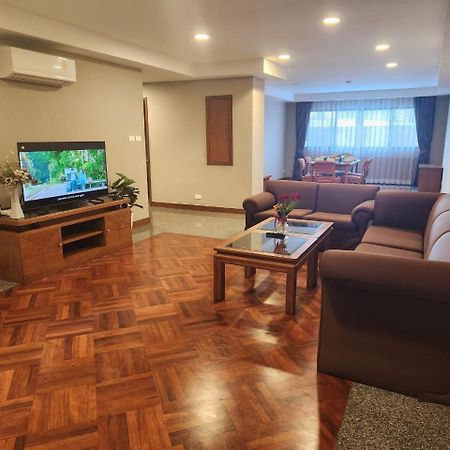 Апартаменты United Tower Thonglor By Aspira Бангкок Экстерьер фото